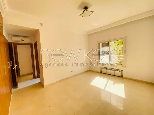 S+3 avec piscine à vendre aux jardins de Carthage - 4