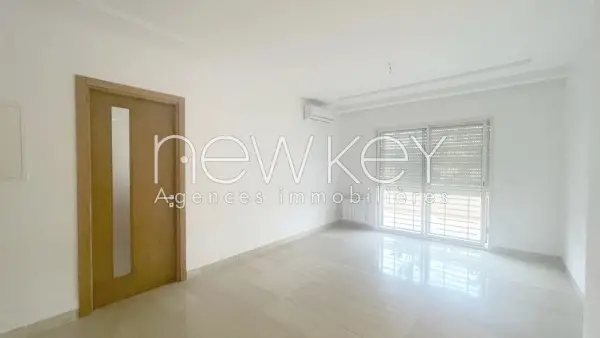 Appartement S+2 avec terrasse à La Soukra - 1