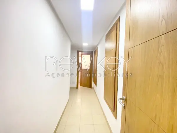 Un open space en double hauteur à louer à la zone d'activité kheireddine - 2