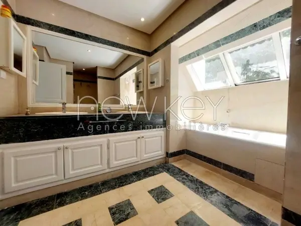 villa s+5 à Gammarth - 1