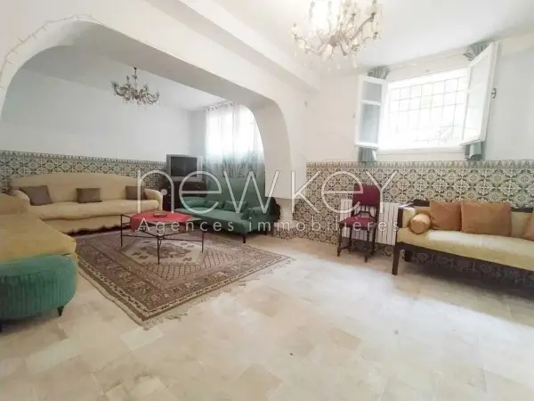 Une Villa jumelée à vendre à La Soukra - 1