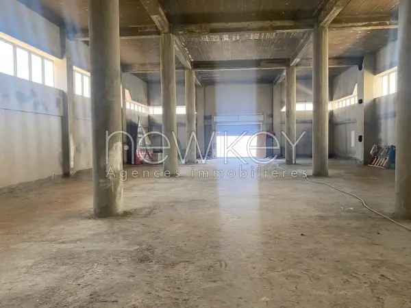 Un open space en double hauteur à louer à la zone d'activité kheireddine - 6