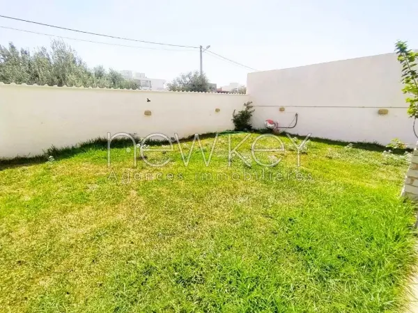 Superbe Villa S+3 avec jardin à La Soukra - 9