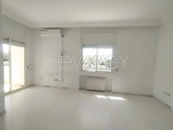 Superbe Villa S+3 avec jardin à La Soukra - 5