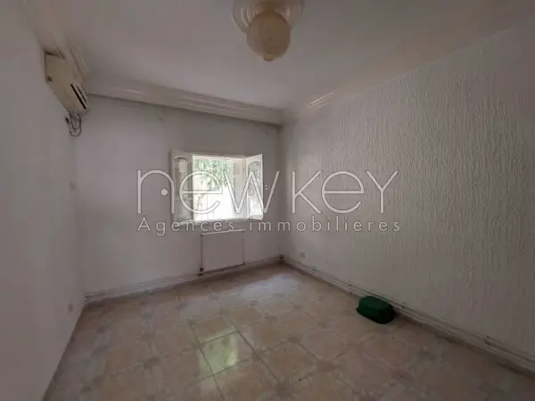 Rez De Chaussée de villa s+3 à la marsa - 6