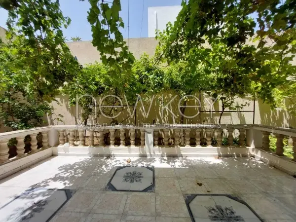 Rez De Chaussée de villa s+3 à la marsa - 11