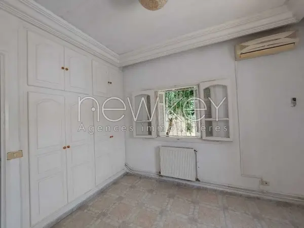 Rez De Chaussée de villa s+3 à la marsa - 3