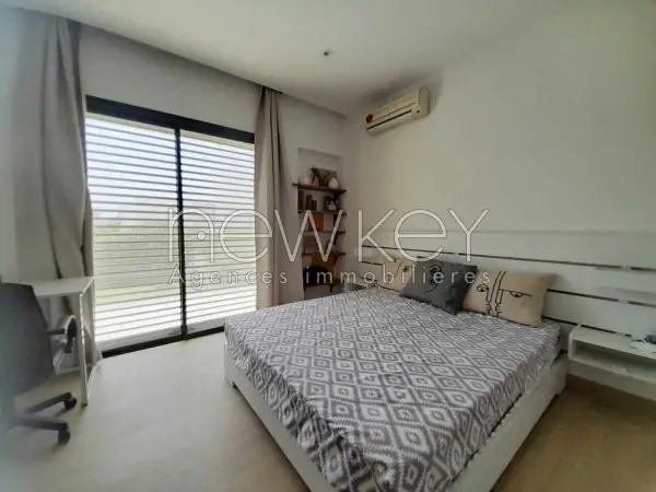 Une Superbe Villa de Maître à vendre à La Soukra - 5