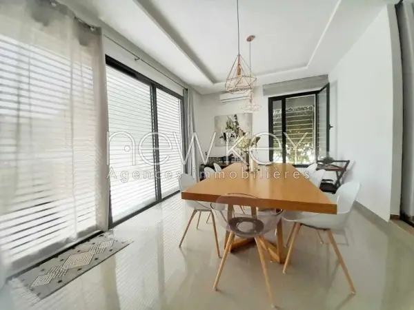 Une Superbe Villa de Maître à vendre à La Soukra - 2