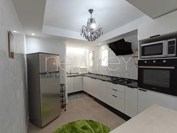 duplex s+3 meublé à la Marsa - 9