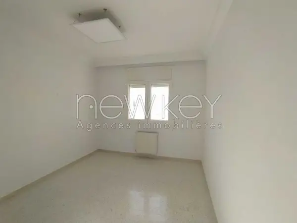 Un spacieux Appartement S+4 à louer à L'Aouina - 3
