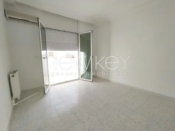 Un Appartement S+2 à vendre aux Jardins de L'Aouina - 3