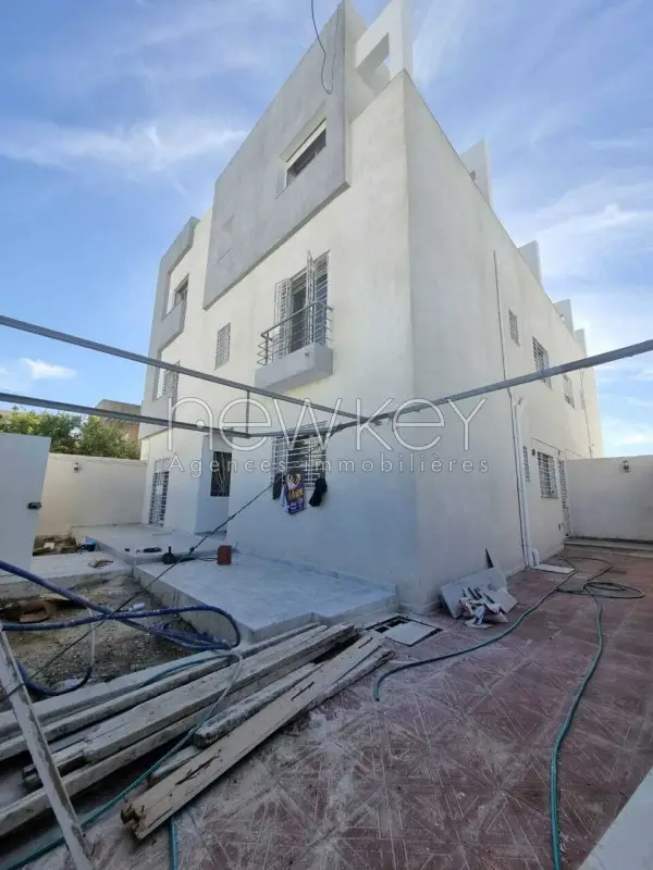 Duplex s+4 à la Marsa - 8