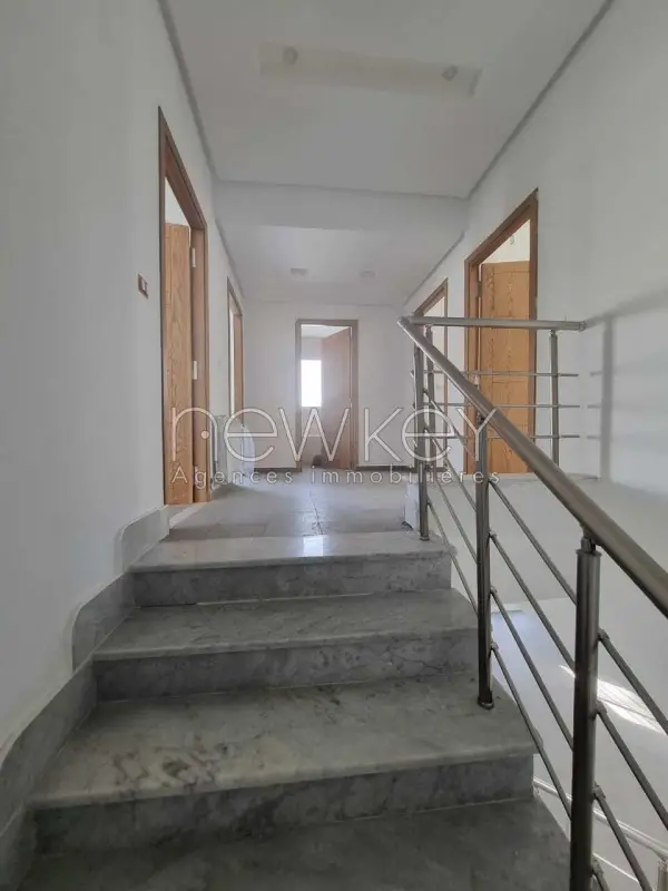 Duplex s+4 à la Marsa - 7