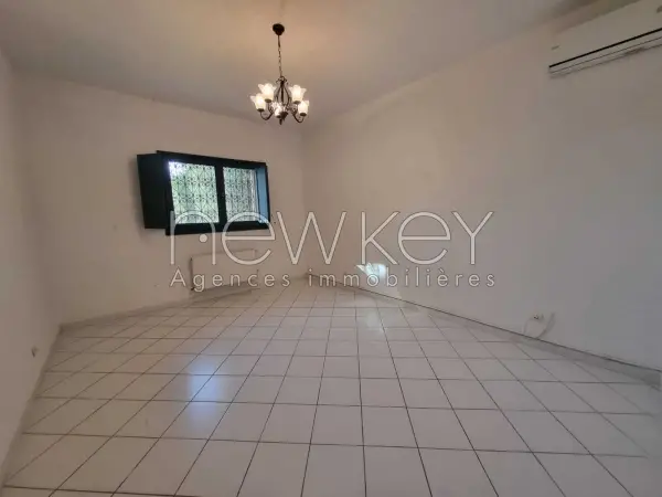 Appartement S+2 en rez-de-chaussée à louer à Gammarth - 4