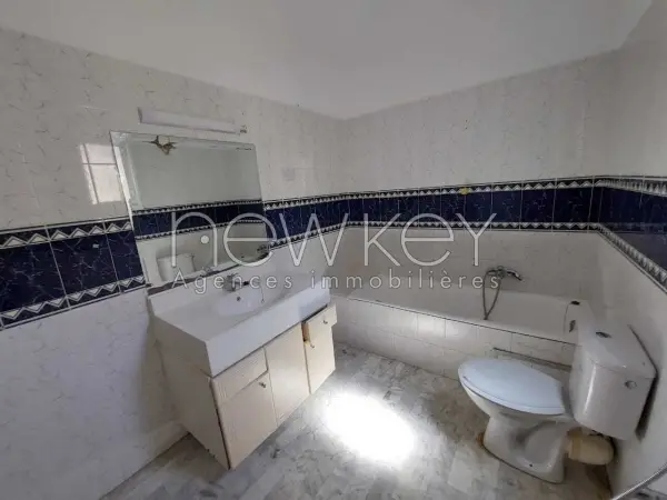 Duplex s+4 à la Marsa - 9