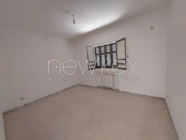 Duplex s+4 à la Marsa - 4