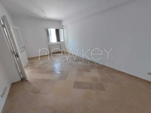 Duplex s+4 à la Marsa - 3