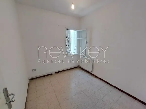 Etage de villa s5 à Marsa plage - 3