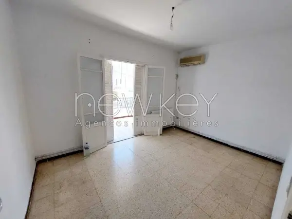 Etage de villa s5 à Marsa plage - 4