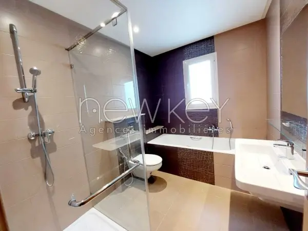 Appartement s+5 à la Marsa - 5