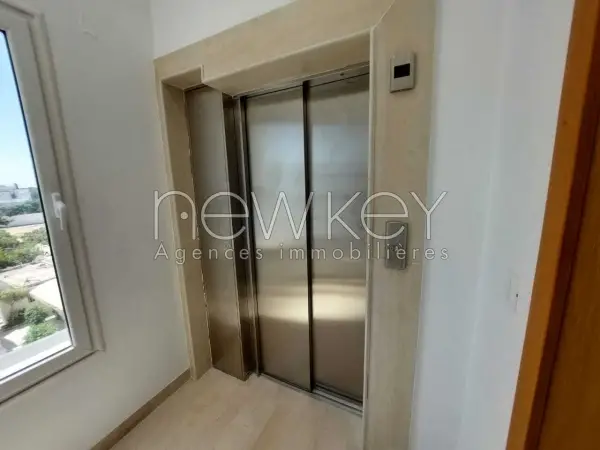 Appartement s+5 à la Marsa - 10