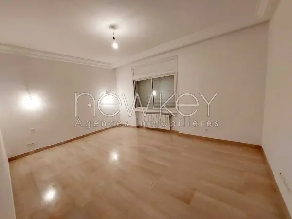 Appartement s+5 à la Marsa - 2