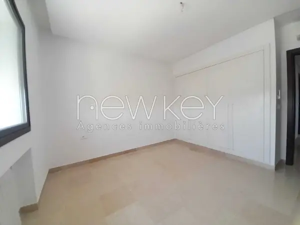 Bel Appartement S+3 avec chambre de service à Ain Zaghouan Nord - 4