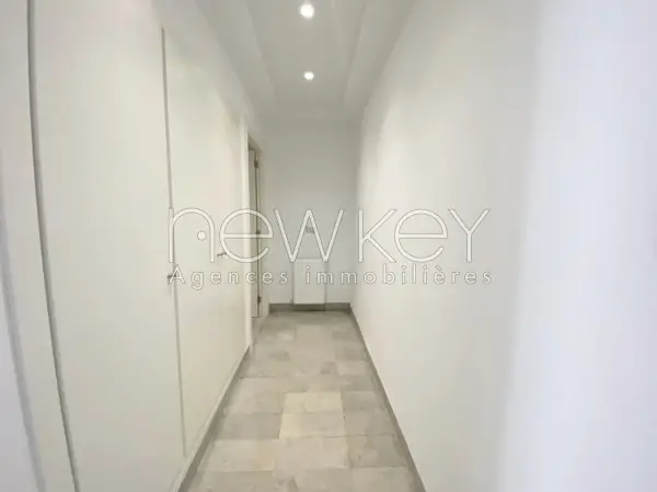 Bel Appartement S+3 à louer à La Soukra - 2