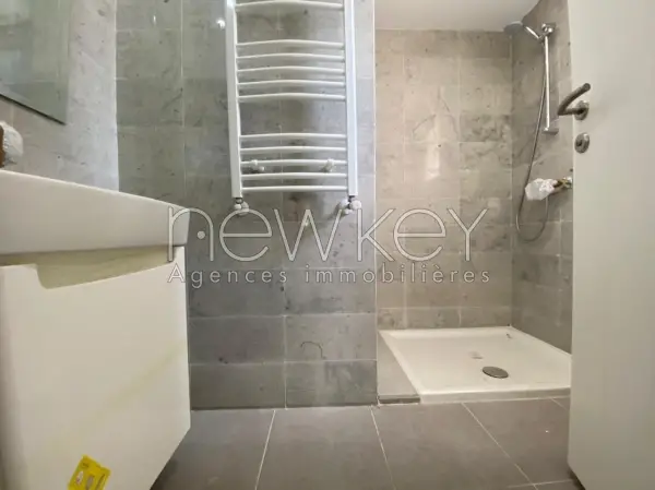 Bel Appartement S+3 à louer à La Soukra - 7