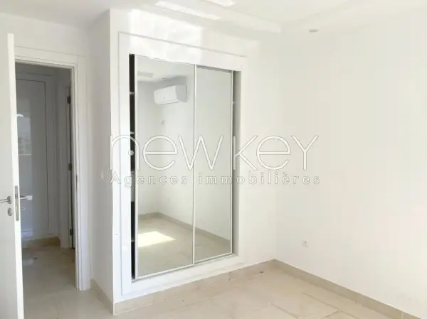 Un Appartement S+2 à louer à La Soukra - 2