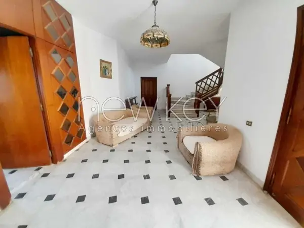 Grande villa avec piscine à louer à La Soukra - 6