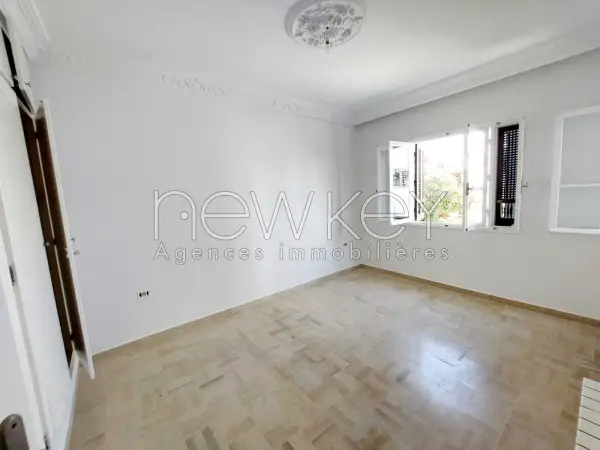 Villa jumelée S5 vide à la Marsa - 3