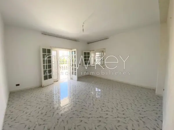 Splendide Villa S+5 avec piscine à La Soukra - 3