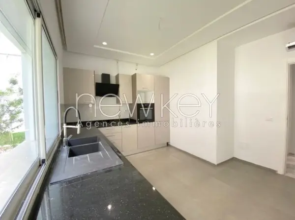 Appartement S+3 avec jardin à La Soukra - 1