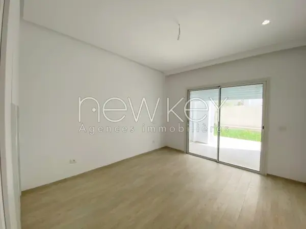 Appartement S+3 avec jardin à La Soukra - 4