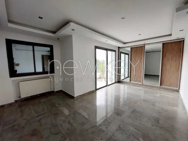Triplex s+4 avec piscine à Gammarth - 13