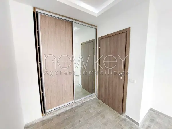 Triplex s+4 avec piscine à Gammarth - 2