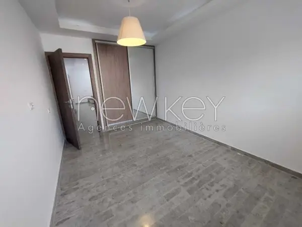 Triplex s+4 avec piscine à Gammarth - 6