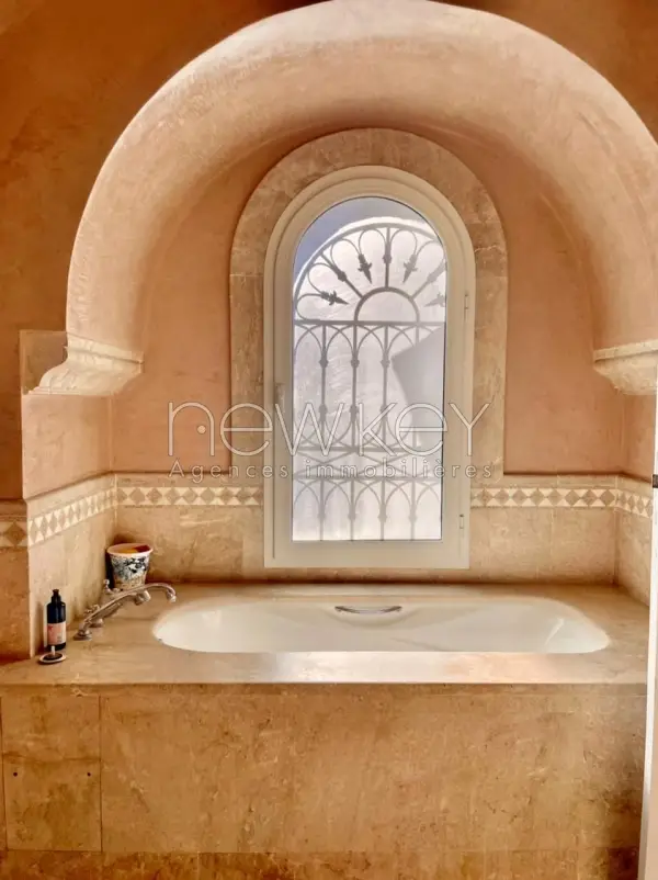 Villa S+4 avec piscine à Gammarth supérieur - 3