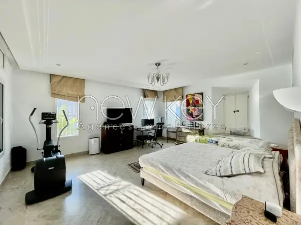 Villa S+4 avec piscine à Gammarth supérieur - 10