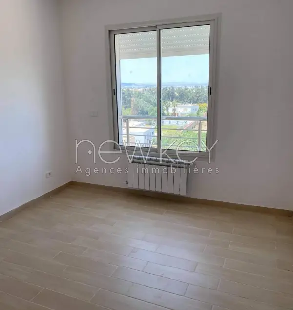 Appartement S+2 à louer à La Soukra - 1