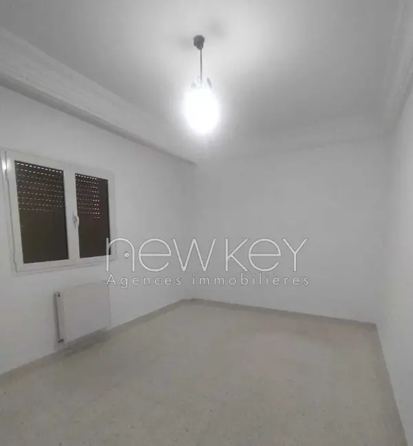 Un Appartement S+2 à louer à La Soukra - 3