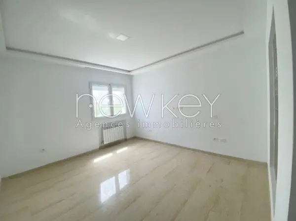 Un étage de villa S+3 à La Soukra - 3