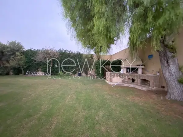 Une Somptueuse Villa avec piscine à louer à La Soukra - 7