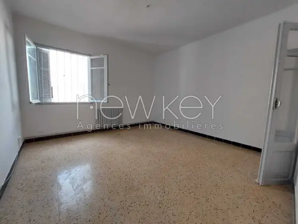 Etage de villa s+4 à la Marsa - 8