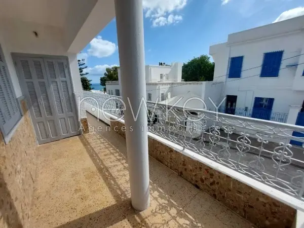 Etage de villa s+4 à la Marsa - 2
