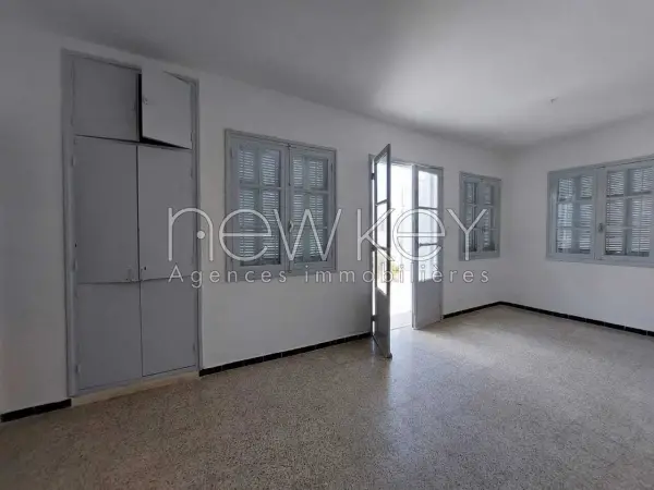 Etage de villa s+4 à la Marsa - 11