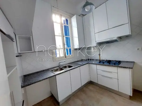 Appartement s+4 à la Marsa - 8