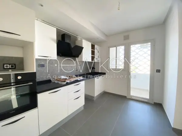 Un Appartement S+2 Neuf à Vendre à Chotrana 1 - 1